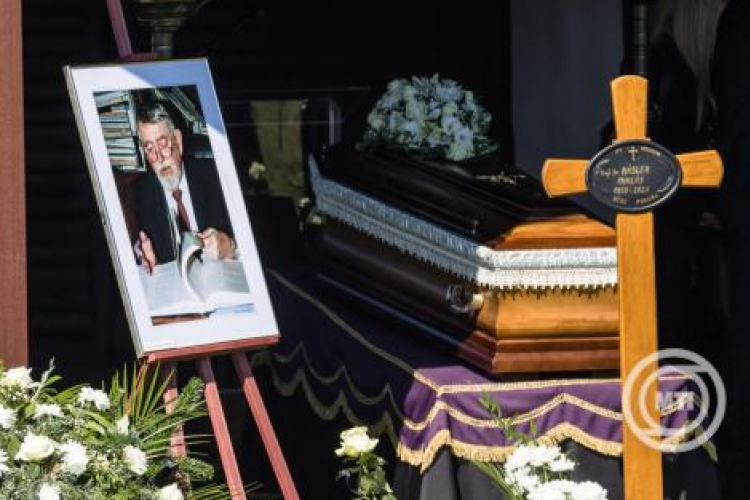 Eltemették Kásler Miklóst Sárváron