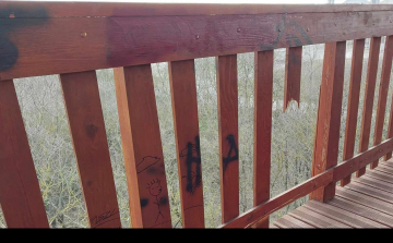 Ha hasonló vandalizmussal találkozik, értesítse a rendőrséget!