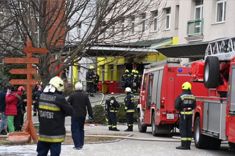 Újra kell szervezni a budapesti sürgősségi ellátást a Szent Imre kórházban történt tűzeset miatt