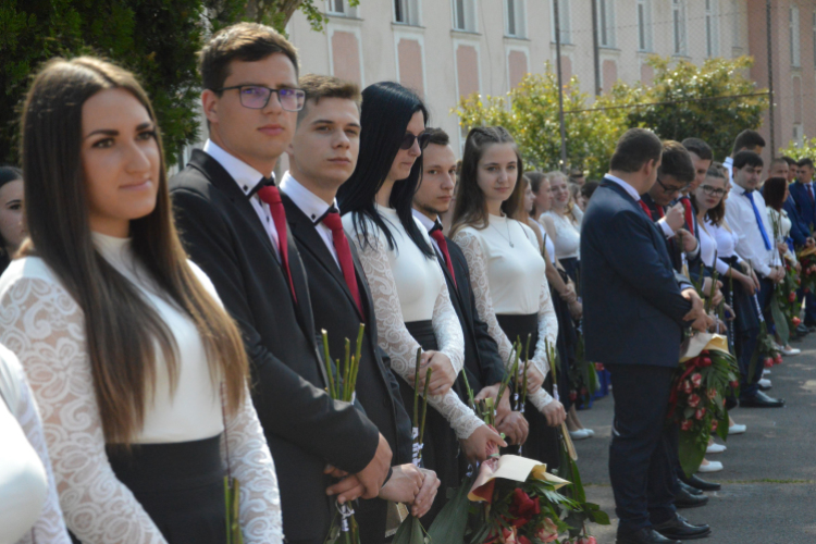 Elballagtak a Mezgé végzősei is