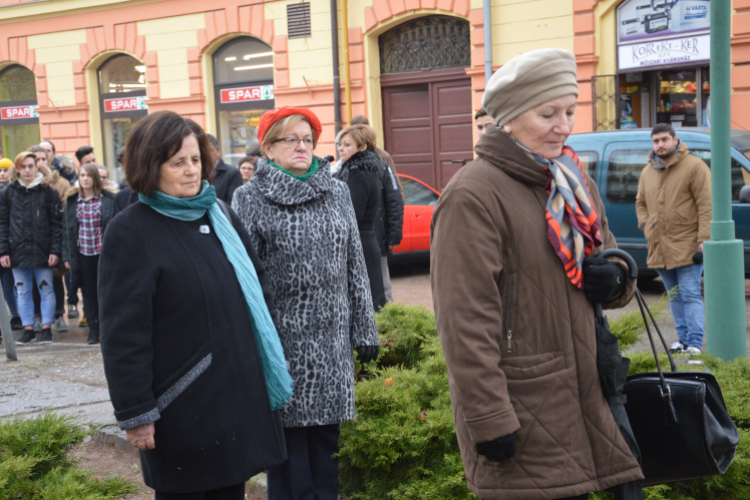 Koszorúzással emlékeztek meg a nagynevű íróról