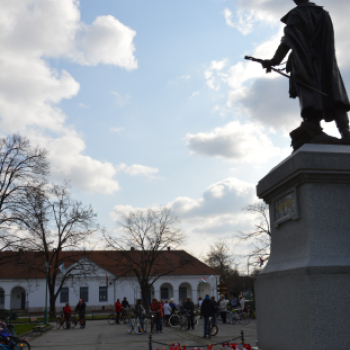 Két kerékkel a Bankfalui Emlékparkba