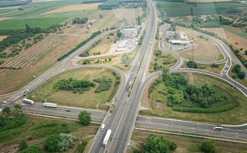 Ismét helikopter az M5-ös autópálya felett