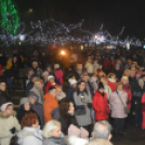 Fellobbant a lángja a második gyertyának is városunk adventi koszorúján