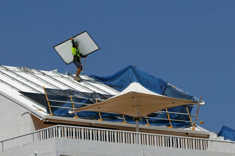 A kánikula idején érvényes munkavédelmi szabályokról tájékoztat a szaktárca