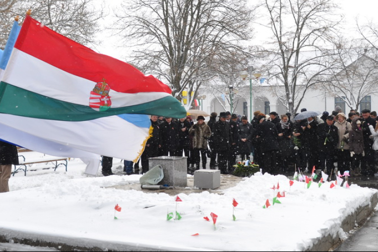 Alapkő került a Petőfi szobor megújuló talapzatába