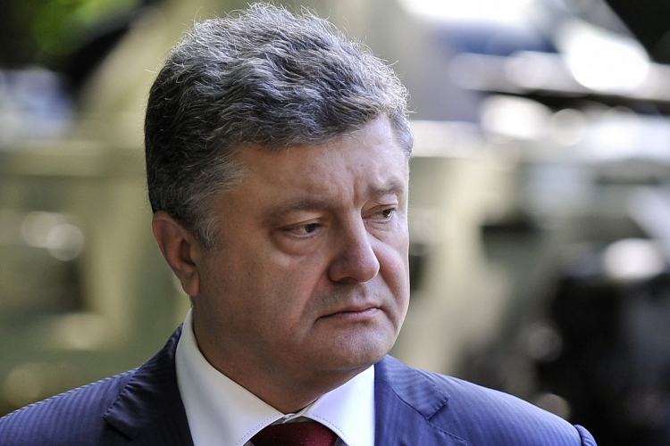 Porosenko elrendelte az ukrán-orosz határ átmeneti lezárását