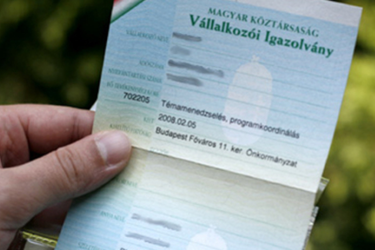 Az egyéni vállalkozóknak szerda a határidő