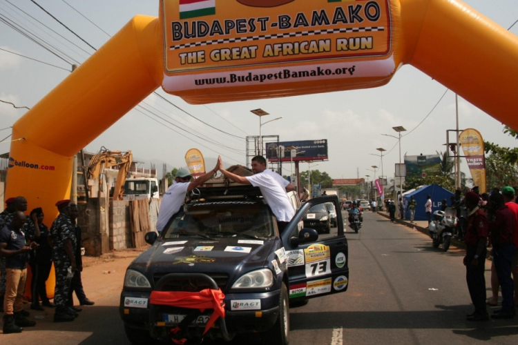 Célba ért a Budapest-Bamakó vármegyei legénysége