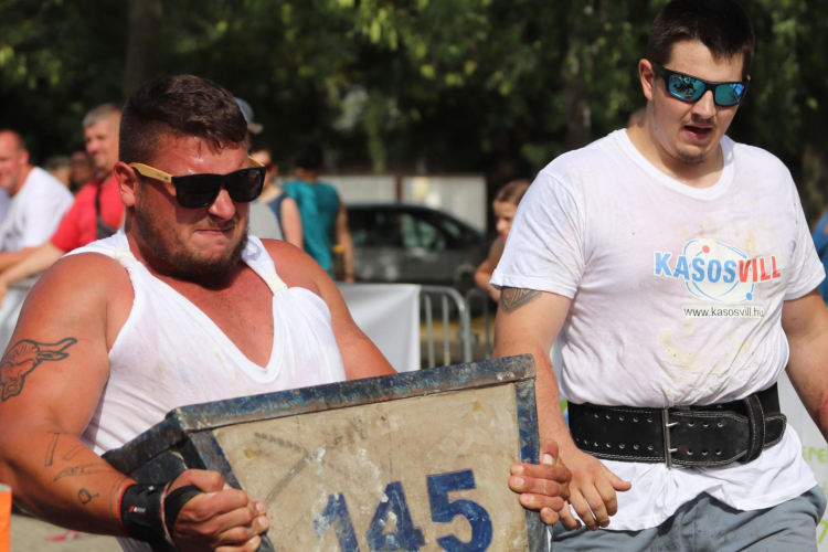 Első alkalommal rendeztek erősember-versenyt Kiskunfélegyházán