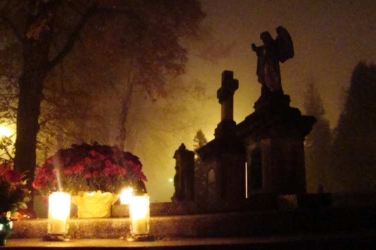 Igen, MA van halottak napja