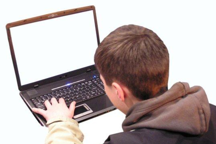 Hihetetlen! Továbbterjed a gyerekeket öngyilkosságra ösztönző internetes játék