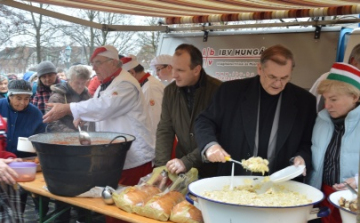 Hogy mindenki jóllakjon a szeretet ünnepén