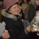 Fellobbant a lángja az adventi koszorú negyedik gyertyájának is