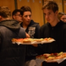 A kétezer szendvicsből nemcsak a diákok laktak jól