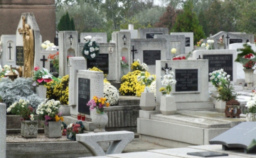 Forgalomkorlátozások lesznek a temetők környékén