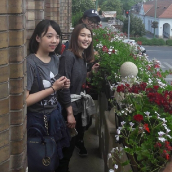 Megkezdte a munkát a három tajvani diáklány