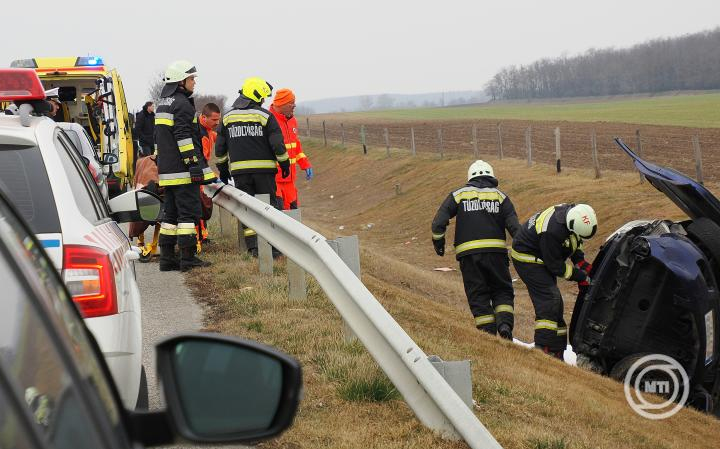 Halálos baleset történt az M5-ös autópályán Városföldnél