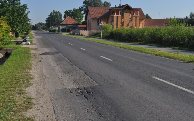 Megszűnnek a balesetveszélyes kátyúk