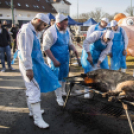 Sorban álltak a disznótoros ételekért Félegyházán