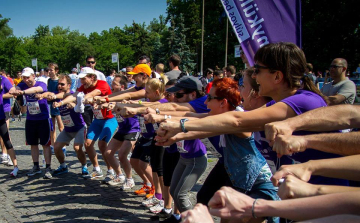 Karantén-szurkolóvideóval lepte meg jótékony sportolóit a Bátor Tábor