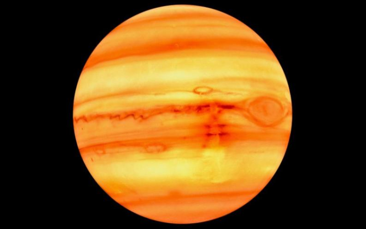 Szabad szemmel is látható a Mars, olyan közel halad el a Föld mellett!