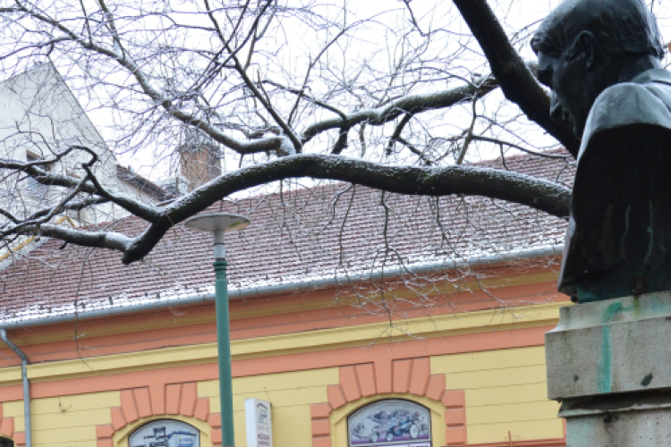 A magyar irodalom barkácsoló kismesterének tartotta magát