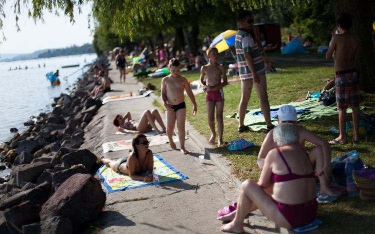 Megnézheti, mennyire tiszta a strand, ahova utazik