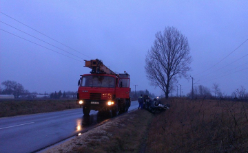 Árokba borult a Suzuki Vitarával