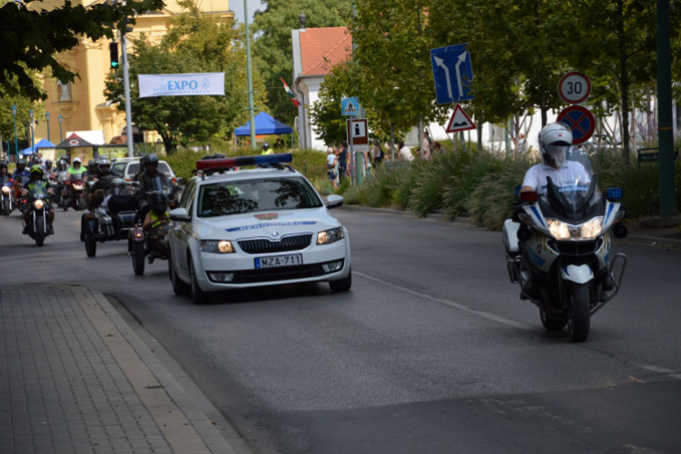 Felvonultak a Kossuth ucán a Predator Party motors találkozó résztvevői