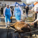 Sorban álltak a disznótoros ételekért Félegyházán