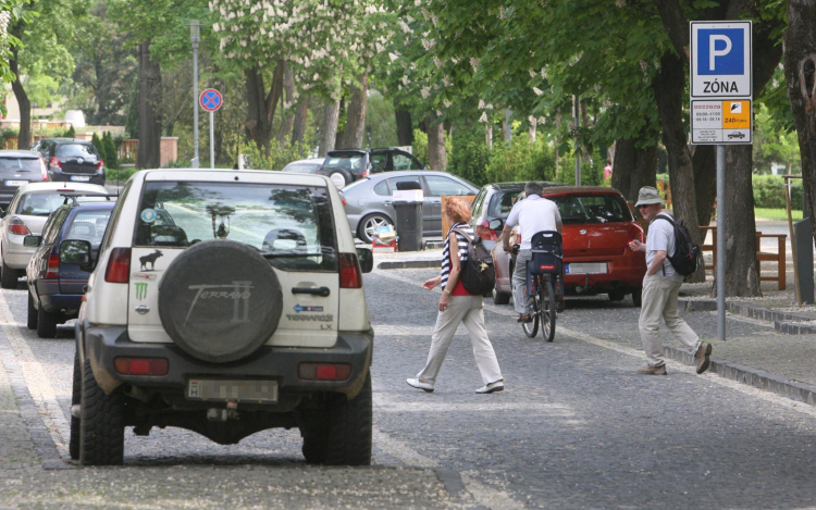 Megölt egy kétéves kislányt a parkolóhelyért