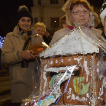 A mézeskalács meseváros darabjai otthonra leltek