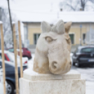  Kőfaragók tere nevet kapta a buszállomással szemközti park 