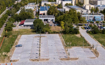 Szerdától fizetős a megyei kórház melletti új parkoló