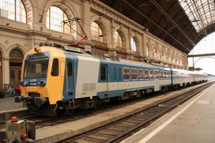 Több vonat menetrendje módosult pályafelújítás miatt