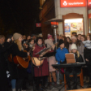 Fellobbant az első láng városunk adventi koszorúján