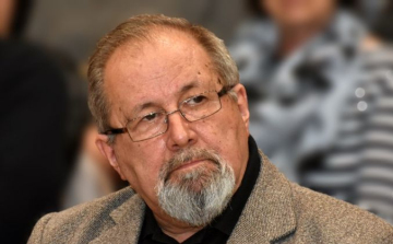Hétköznapok sodrásában - Író-olvasó találkozó Szász Andrással
