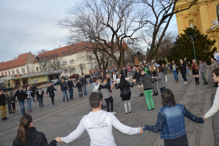 Táncra perdültek Arany János születésének 200. évfordulóján