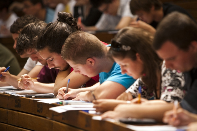 Új típusú főiskolákat hozna létre a kormányzat