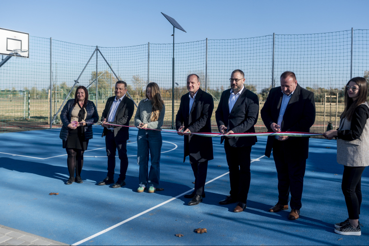 Átadták a megújult Vasas pályát Kiskunfélegyházán