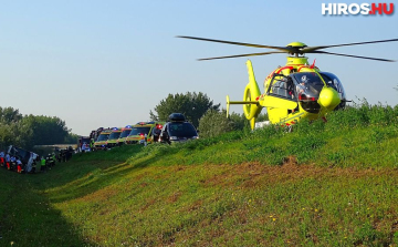 Felborult egy busz, meghalt egy ember az M5-ös autópályán