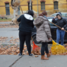 A kossuth-os diákok lelkesen szépítik a főutcát