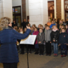 Fellobbant az első adventi láng