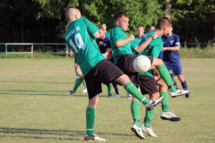 Tovább robog a Vasutas