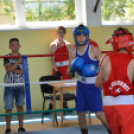 Záporoztak az ütések