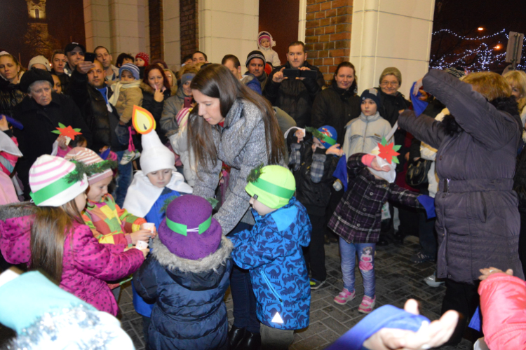 Felgyulladt az első adventi gyertya