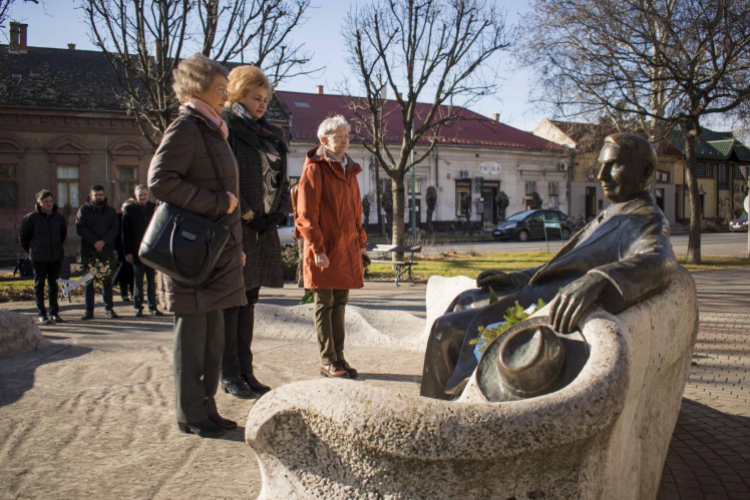 Felolvasással, emlékplakett-avatással, koszorúzással és ünnepséggel tisztelegtek Móra Ferenc emléke előtt