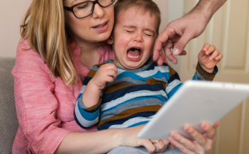 A digitális eszközök alkalmazása hosszú távon nem segíti a hiszti kezelését