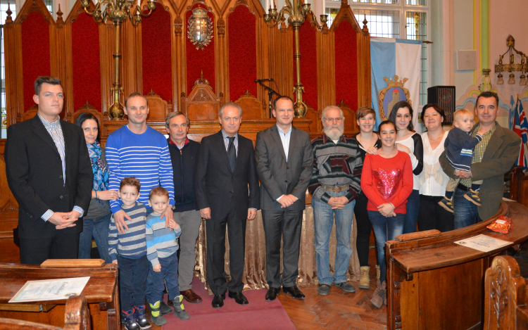 Az igazi otthonunk mindig a hazánk marad